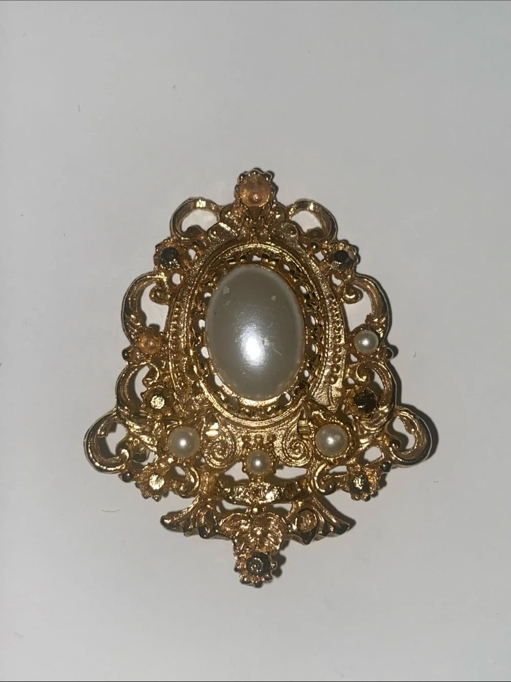 Gold-Tone Pearl Center Filigree Brooch